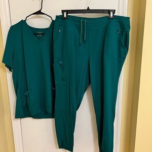 Multiple Jaanuu Scrub Sets